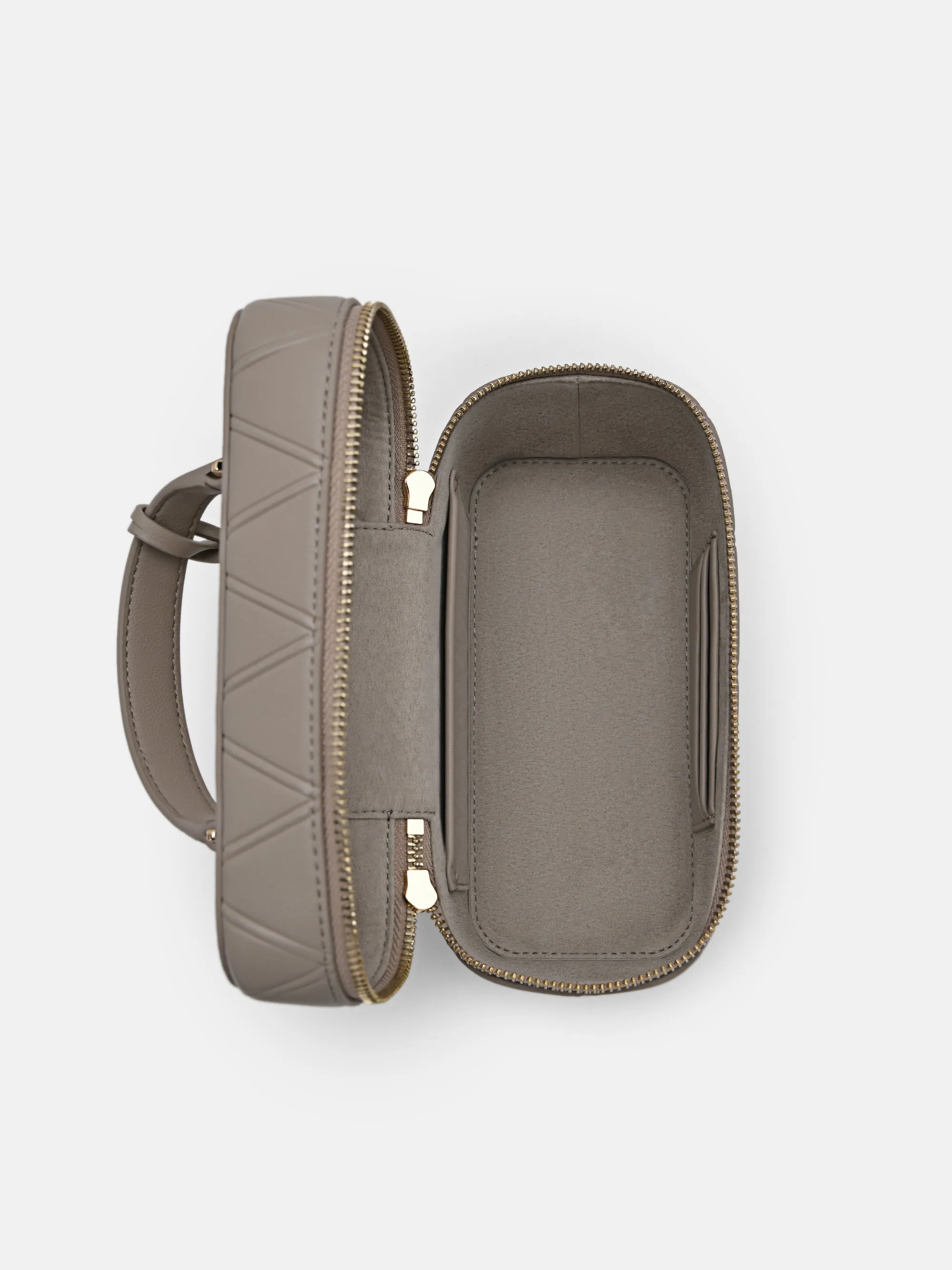 Ari Boxy Shoulder Bag