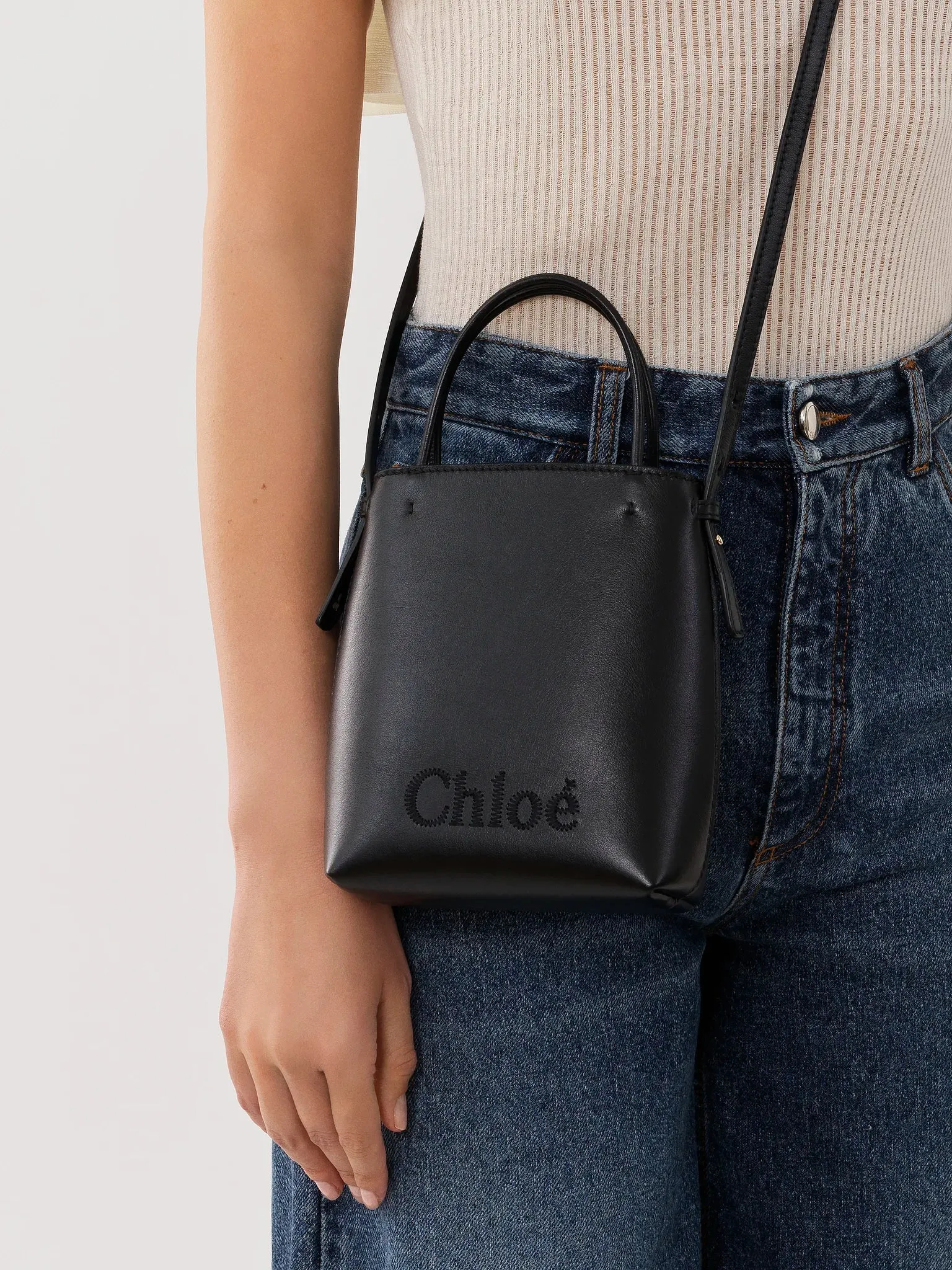 CHLOÉ SENSE BUCKET BAG BLACK