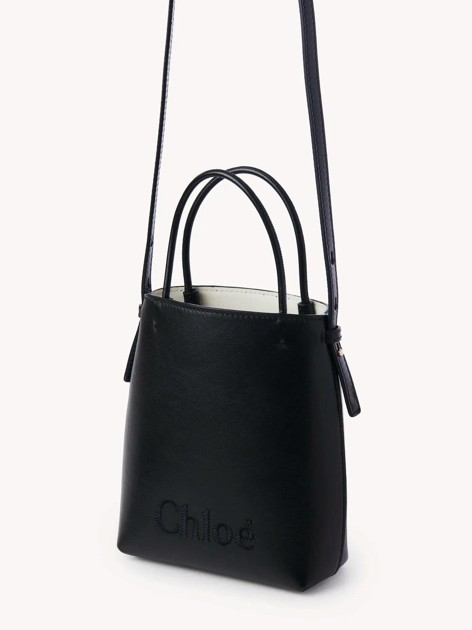 CHLOÉ SENSE BUCKET BAG BLACK