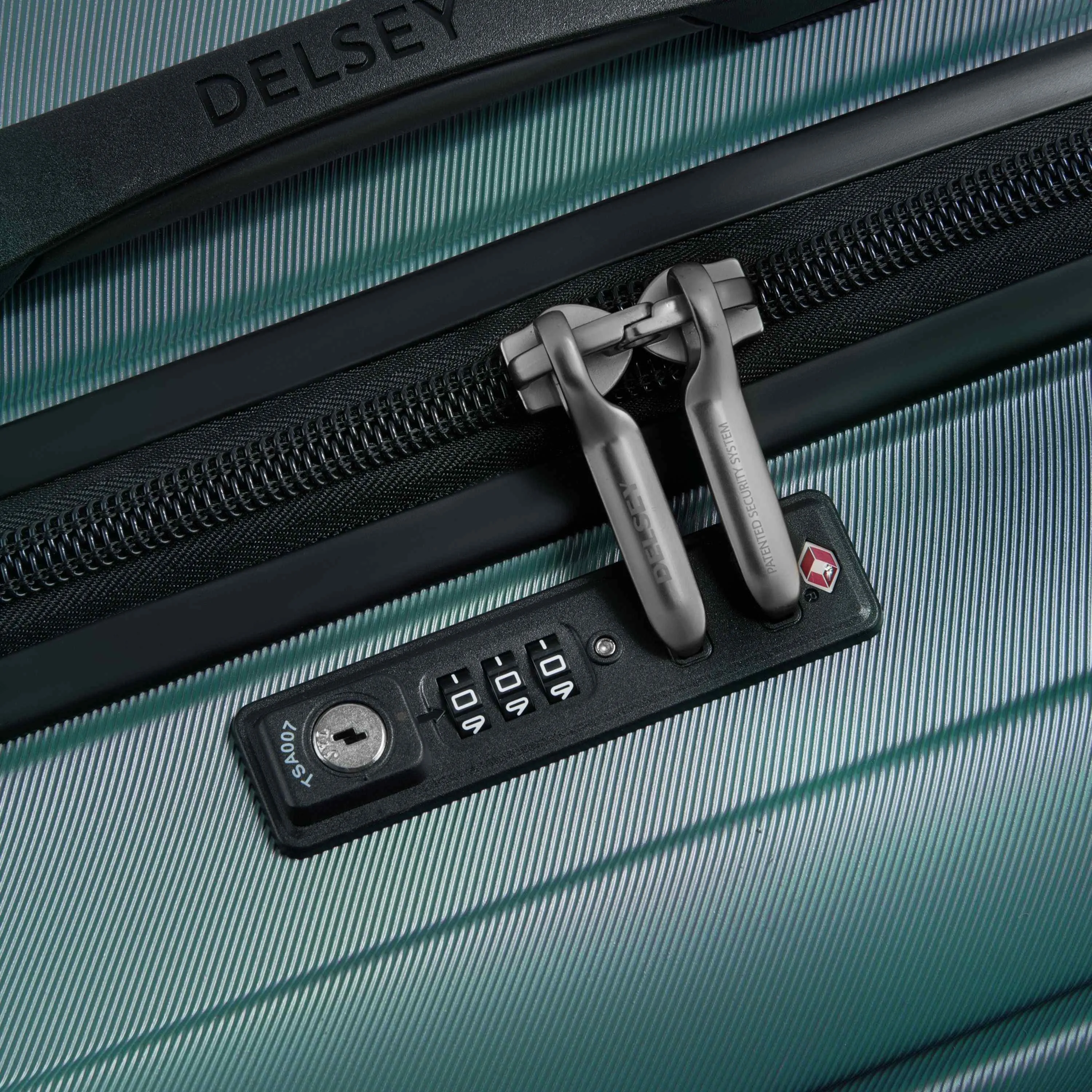 SHADOW 5.0 - Medium Spinner Trunk